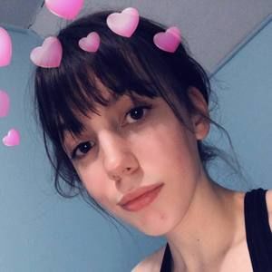 Meet your Posher, Clara